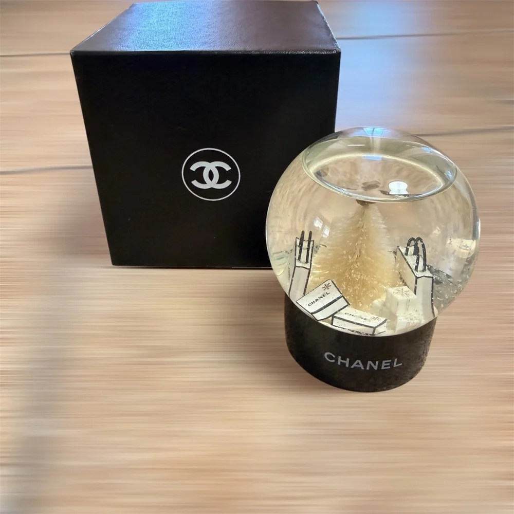CHANEL Snow Globe with Gold and Silver Accents - Picture 5 of 5